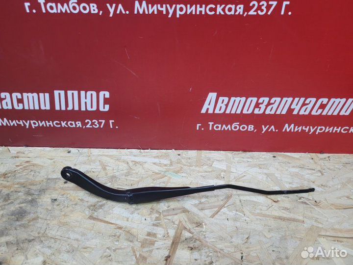 Поводок дворника передний левый Renault Logan