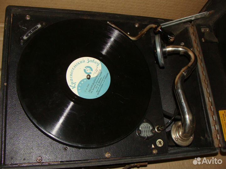 Проигрыватель-патефон-электрофон 
