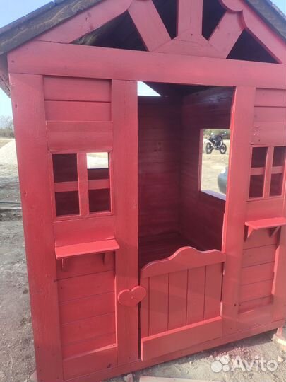 Детский игровой домик из дерева