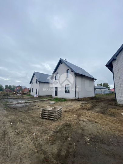 Дом 102 м² на участке 5 сот.