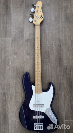 Бас гитара. charvel jazz bass