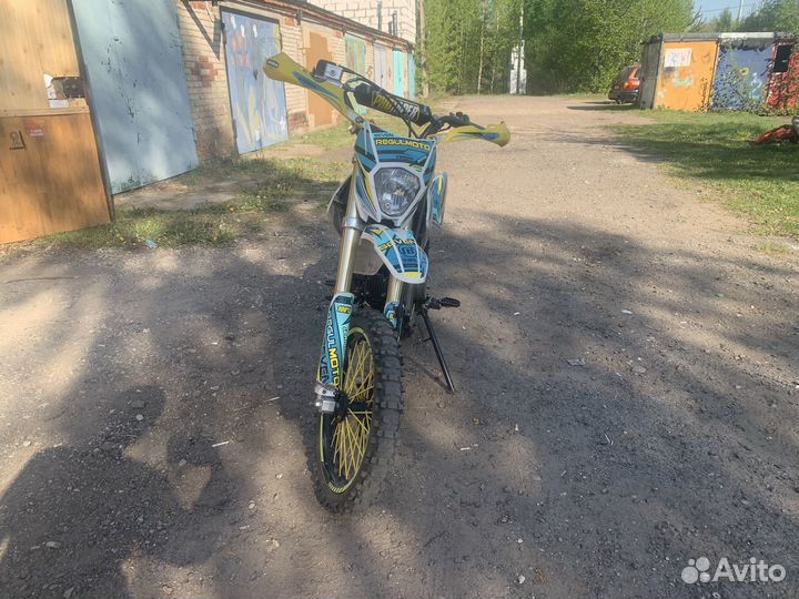 Regulmoto seven 125E