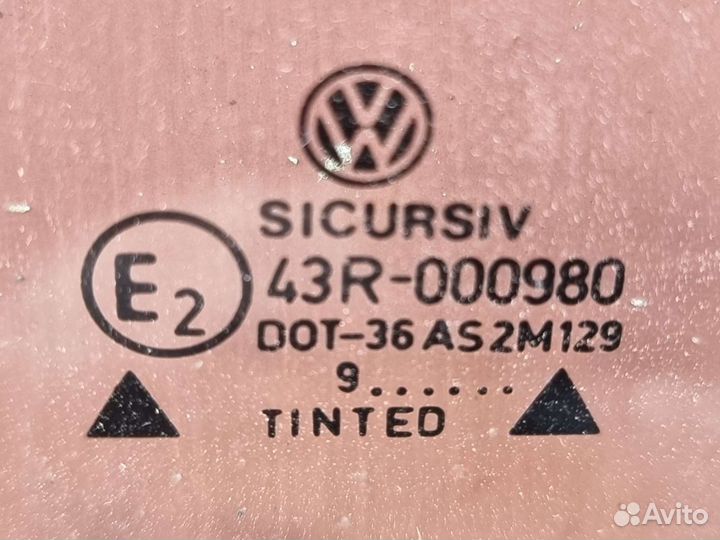 Форточка задней левой двери Гольф-4 универсал