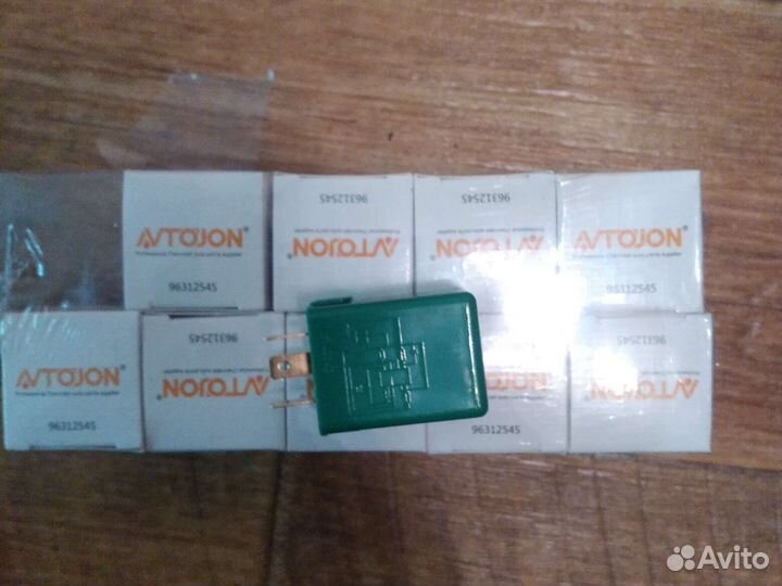 Нексия Матиз Кобальт Лачетти реле поворотник