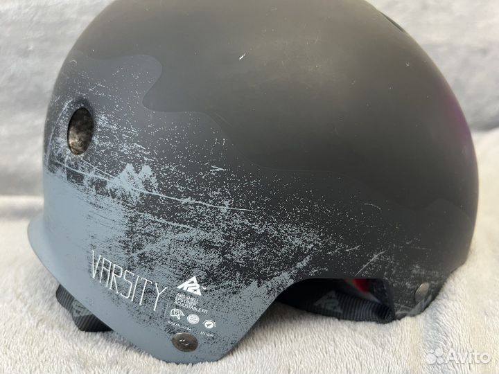 Шлемы для роликов, велосипедов