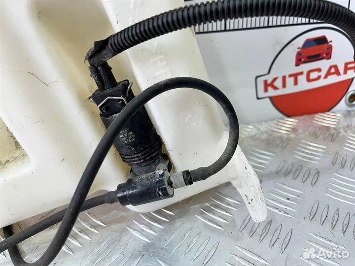 Бачок омывателя с мотором Nissan Note E11