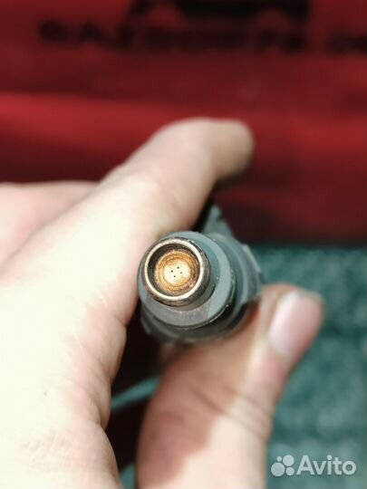 Форсунка топливная Toyota Avensis I 1.6 3ZZ-FE