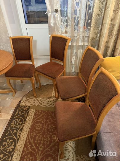 Стол со стульями из массива дерева