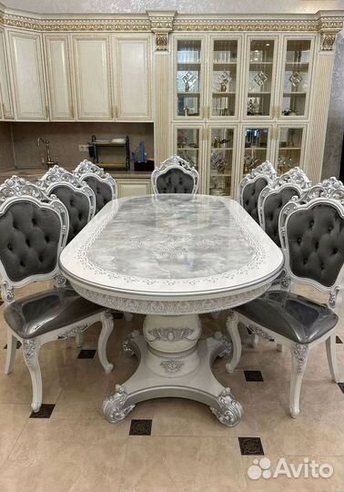 Столы и стулья. Комплект