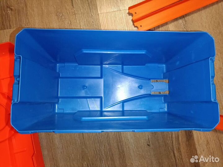 Hot wheels track builder