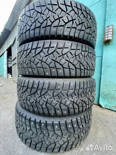 Bridgestone Blizzak Spike-02 225/65 R17 106T