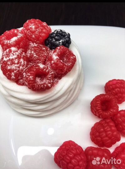 Подарок Мыло ручной работы Десерт Павлова ягодный