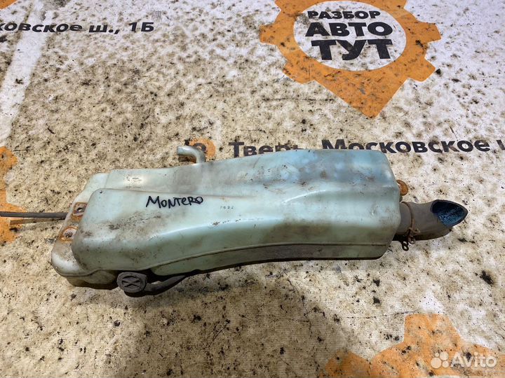Бачок омывателя Mitsubishi Montero/Pajero