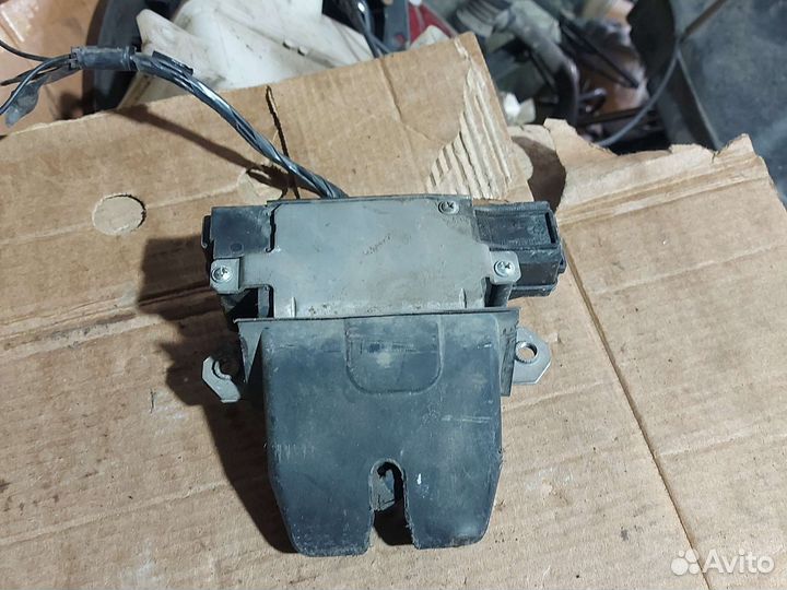 Замок крышки багажника для Ford Focus 2 универсал