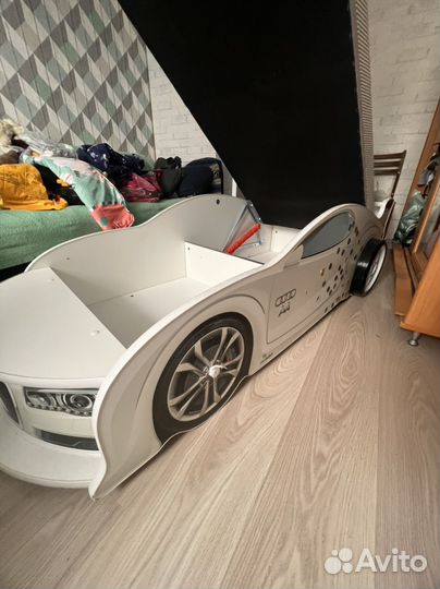 Детская кровать машинка