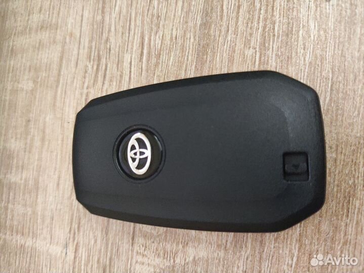 Ключ новый для Toyota Camry Rav4 LC, LC Prado