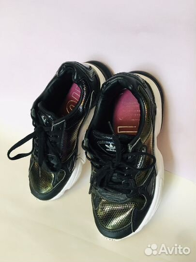 Кроссовки adidas