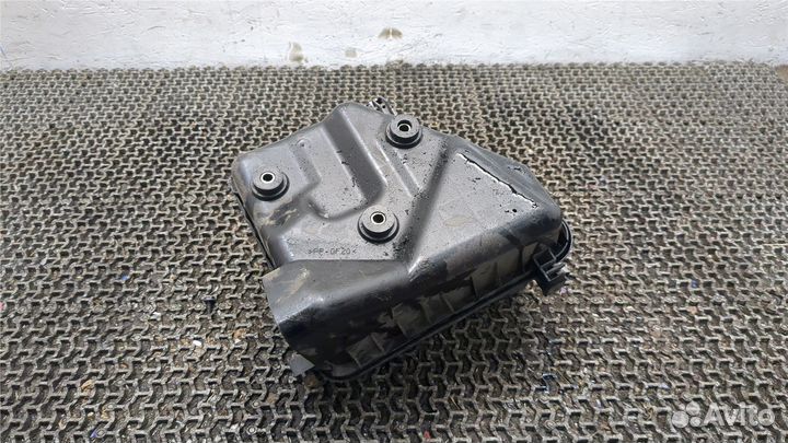 Корпус воздушного фильтра Toyota Avensis 3, 2012