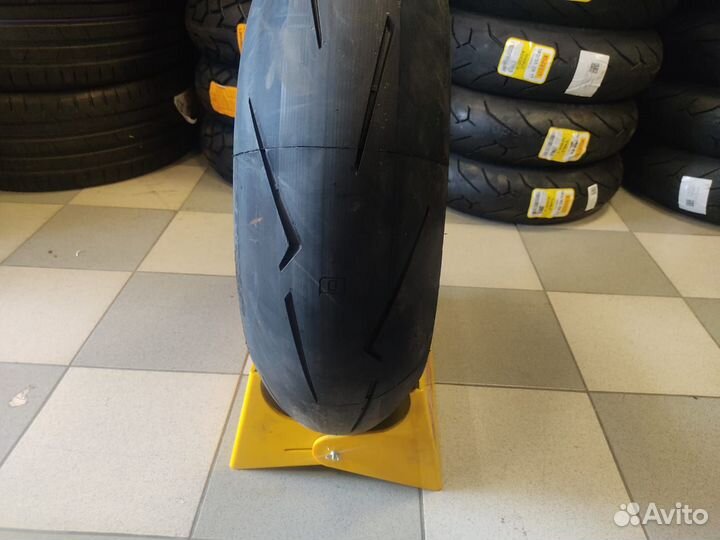 Pirelli Diablo Supercorsa V4 200/60ZR17 80W TL SP