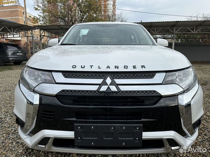 Mitsubishi Outlander 2.0 CVT, 2022, 35 км