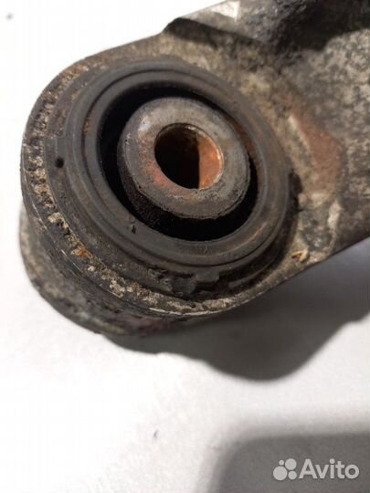 Кулак (цапфа) задний правый Honda Cr-V 4 2013