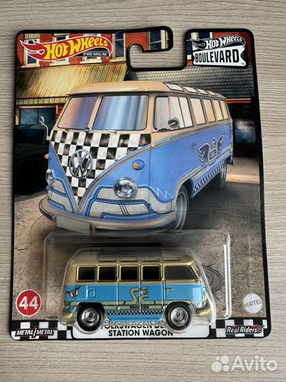 Hot wheels premium volkswagen deluxe wagon