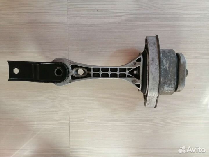 Опора двигателя Skoda Oktavia tour