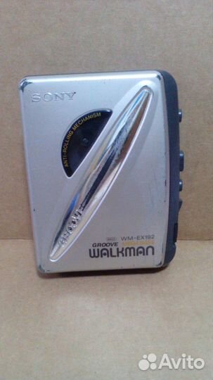 Кассетный плеер Sony Walkman