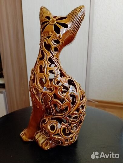 Коллекционная фигурка кошка