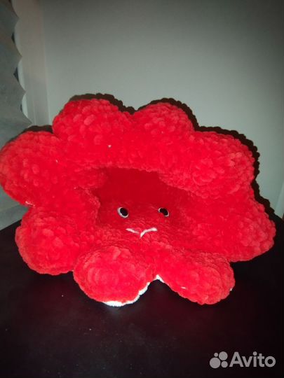 Игрушка осьминог вязанная