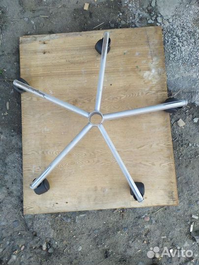 Крестовина металлическая для кресла