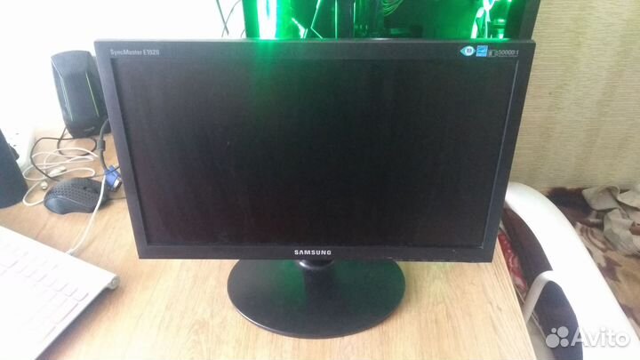 Монитор Samsung