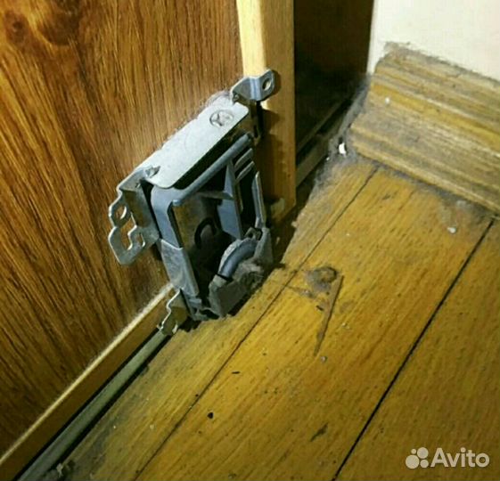 Ремонт шкаф купе. Ремонт корпусной мебели на дому