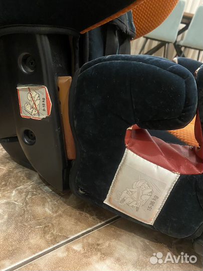 Автомобильное детское кресло recaro