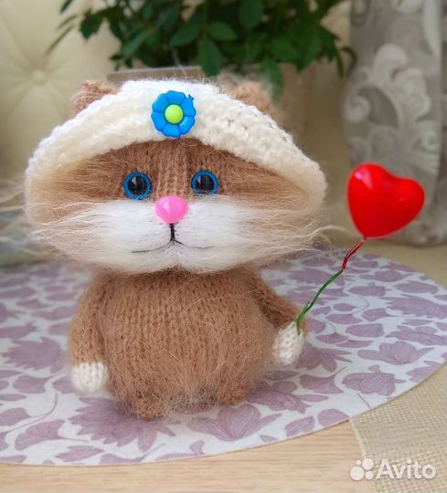 Вязаные коты (ручная работа)