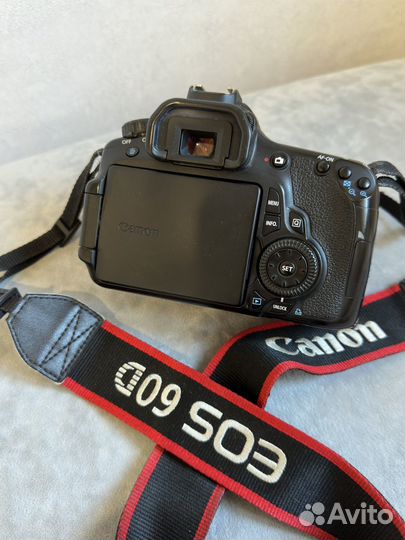 Зеркальный фотоаппарат Canon 60d body