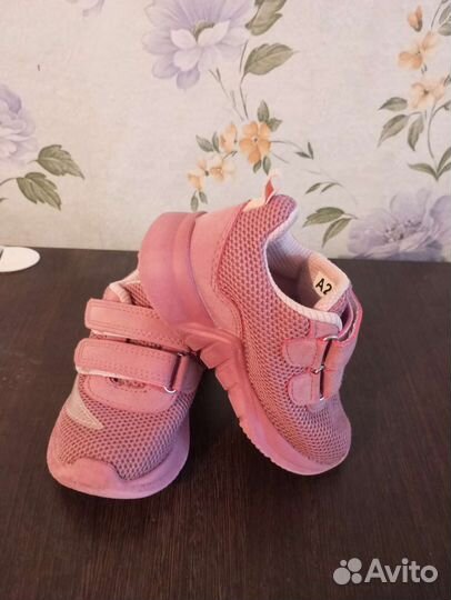 Кроссовки для девочки 23