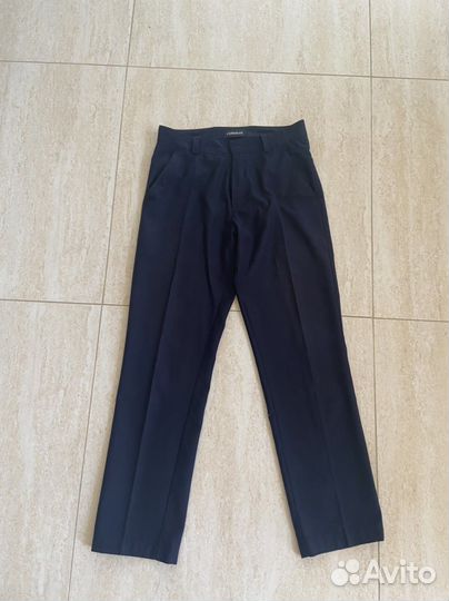 Штаны синие школьные, жилет синий и белые рубашки