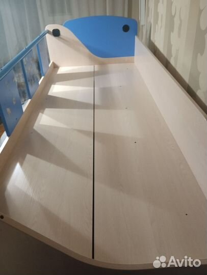 Двухъярусная кровать со столом бу