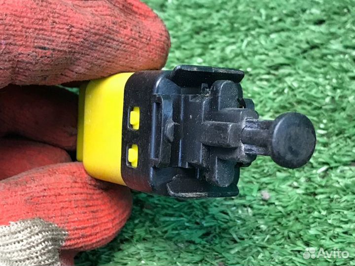 Датчик включения стопсигнала Chevrolet Lacetti