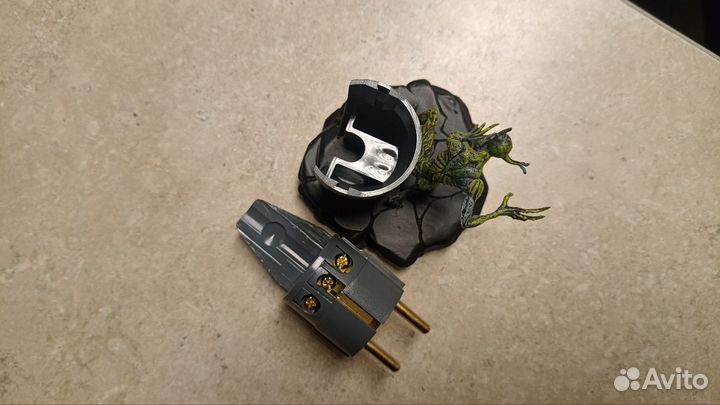 Разъем силовой Supra Mains Plug/M SW-EU
