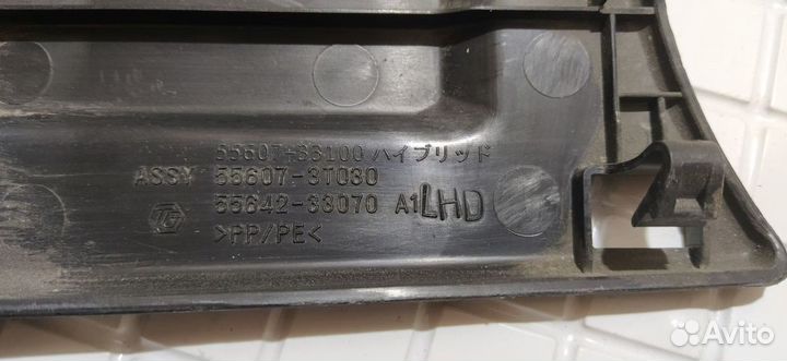 Накладка торпедо правая нижняя Toyota Camry V40