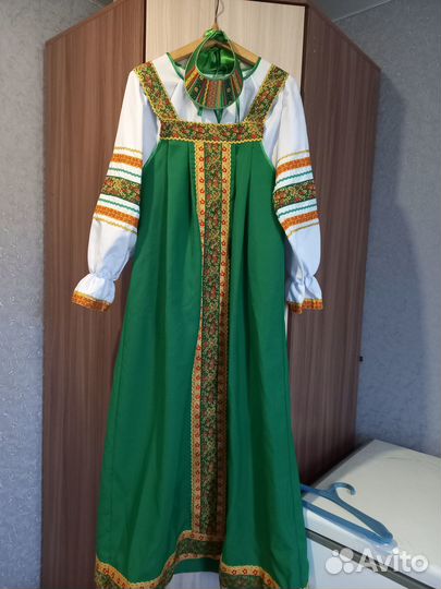 Продаю 2 костюма