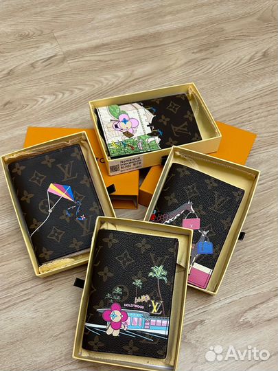 Кошельки, обложки на паспорт