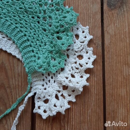 Цветочный воротник вязаный