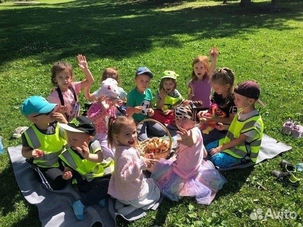 Помощник воспитателя в детский сад