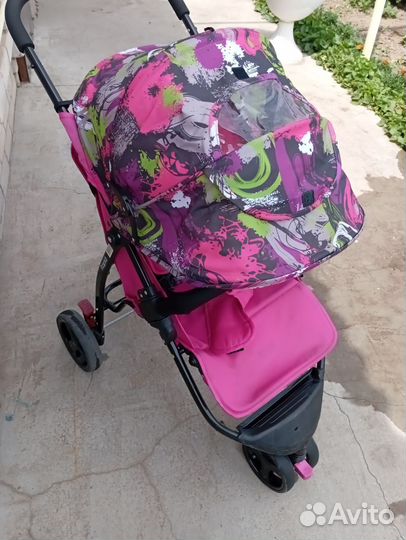 Прогулочная коляска