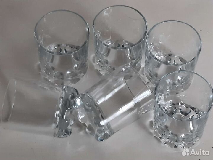 Кувшин со стаканами