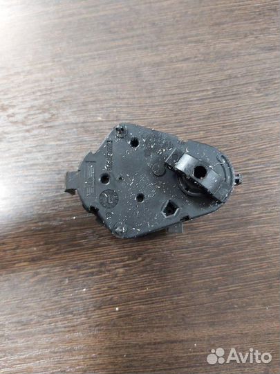 Сервопривод заслонок печки Bmw 520I E39 M52 1996