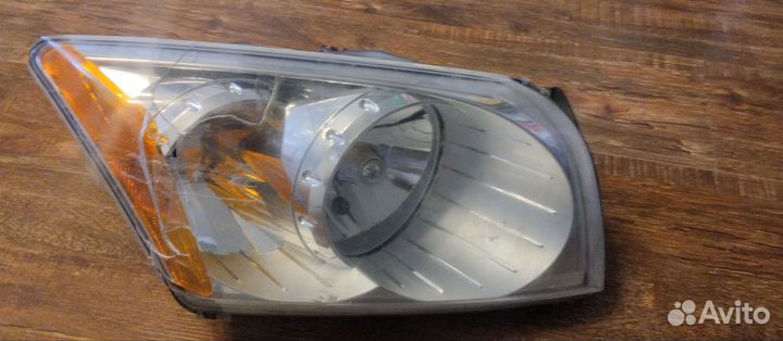 Фара dodge caliber правая